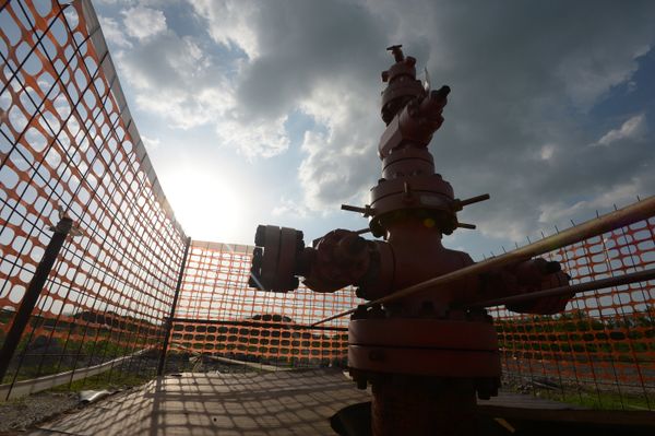 Скважина по добыче сланцевого газа в поселке Желанное Донецкой области