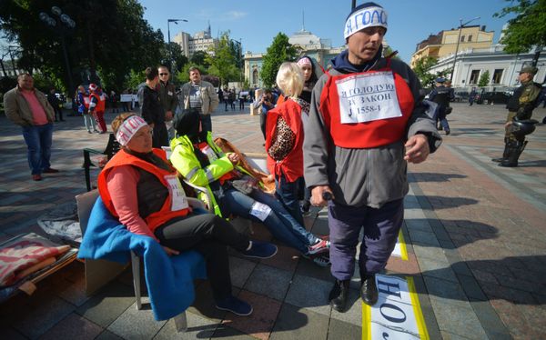 Акция протеста против валютных кредитов в Киеве