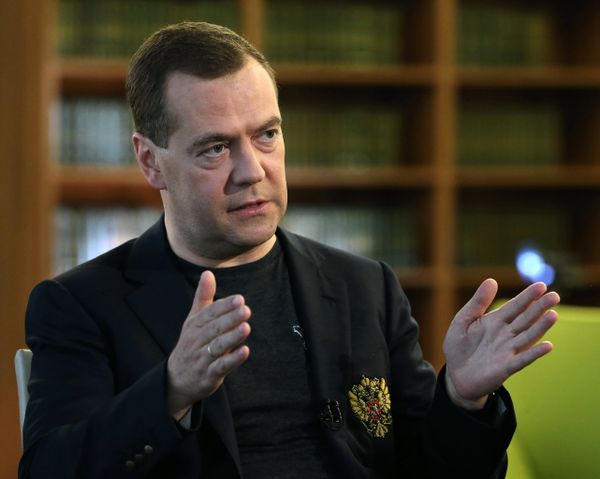 Премьер-министр РФ Д.Медведев дал интервью ведущему программы Вести в субботу С.Брилеву