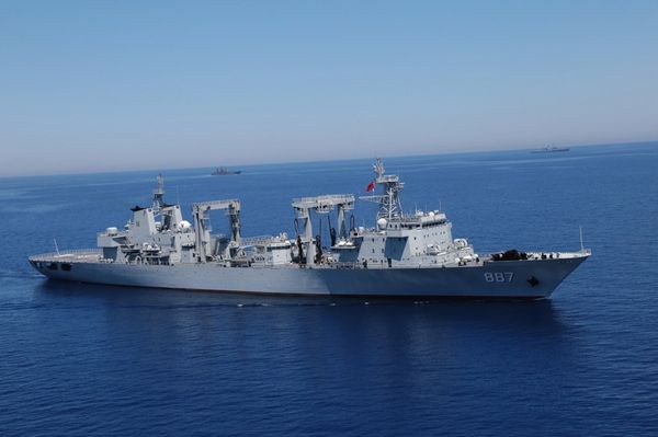 Совместные военные учения России и Китая в Средиземном море Совместные военные учения России и Китая в Средиземном море