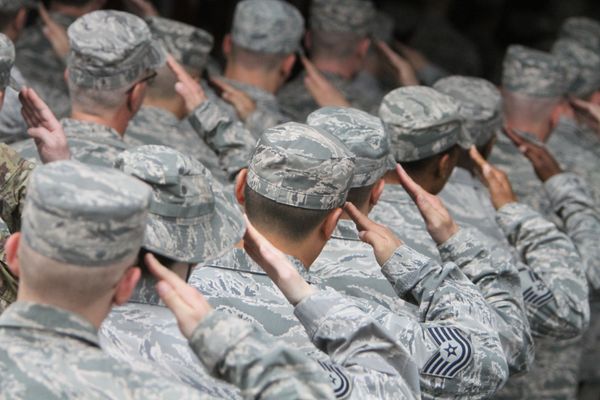 На авиабазе США в аэропорту Манас сменилось командование