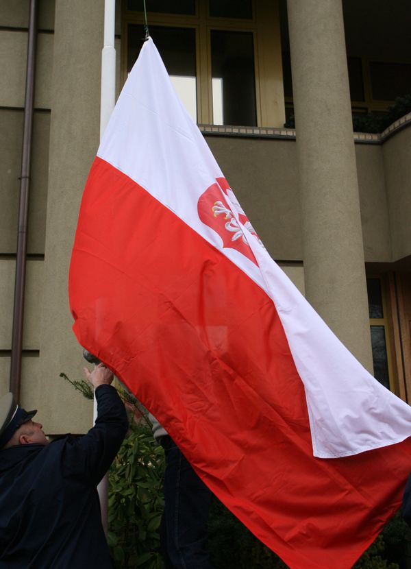 Траур у генерального Консульства Польши в Калининграде