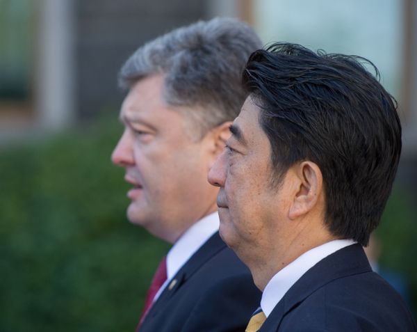 Встреча президента Украины П.Порошенко с премьер-министром Японии С. Абэ
