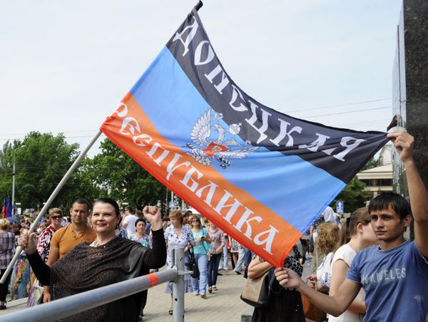 Траурный митинг в Донецке Траурный митинг в Донецке