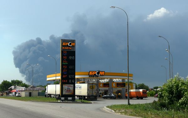 Пожар на нефтебазе в Киевской области