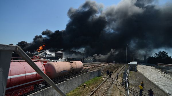 Пожар на нефтебазе в Киевской области
