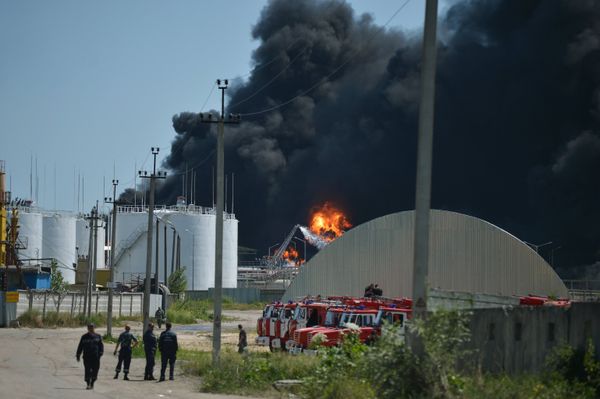Пожар на нефтебазе в Киевской области