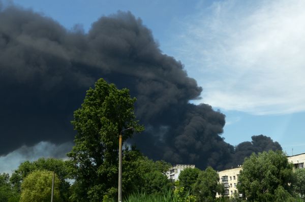 Пожар на нефтебазе в Киевской области