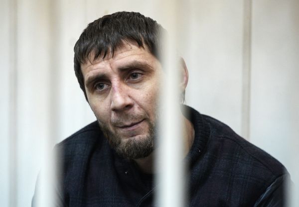 Подозреваемые в убийстве Б.Немцова доставлены в Басманный суд