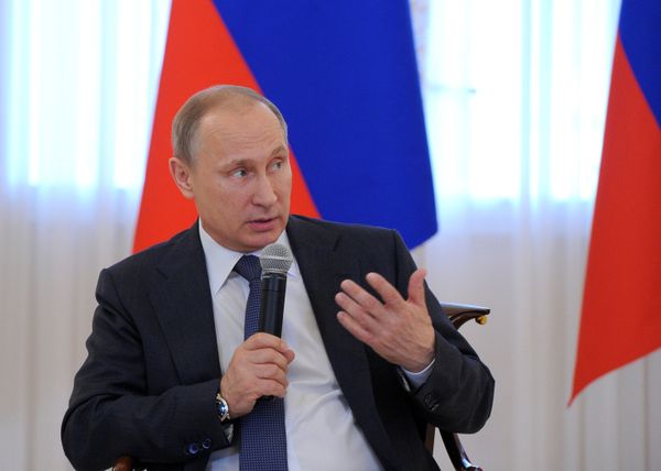 Рабочая поездка президента РФ В.Путина в Санкт-Петербург
