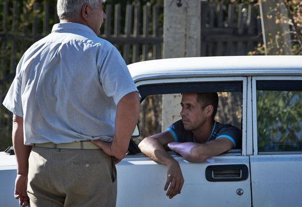 Число выезжающих на Украину машин на КПП Донецк значительно возросло
