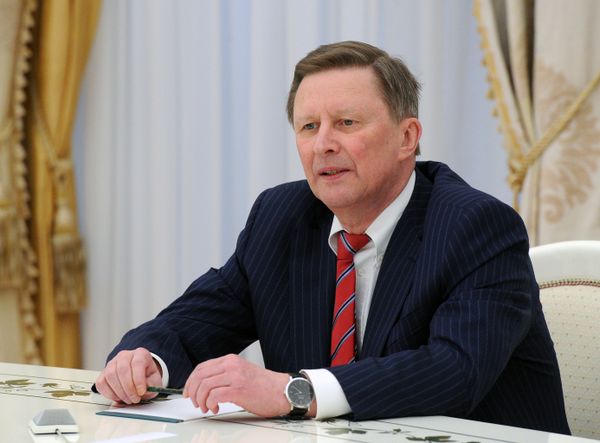 Президент России В.Путин встретился с лауреатами премий президента в области науки и инноваций для молодых учёных за 2014 год