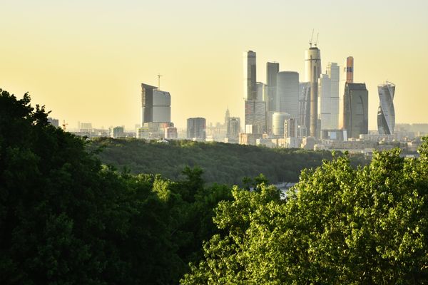Здание МГУ и Воробьевы горы Здание МГУ и Воробьевы горы