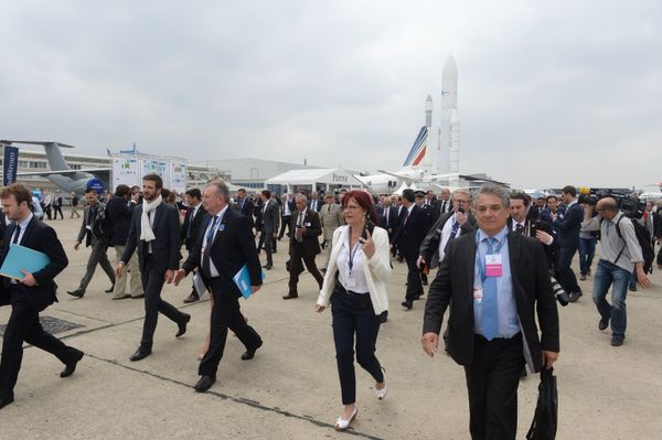 Открытие международной выставки Paris Air Show Le Bourget 2015 Открытие международной выставки Paris Air Show Le Bourget 2015