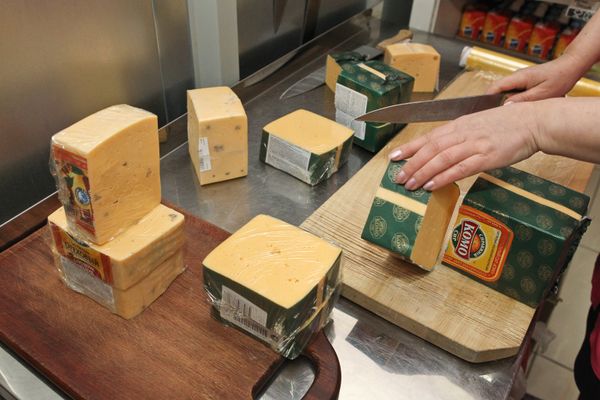 Продажа сыра в Томске