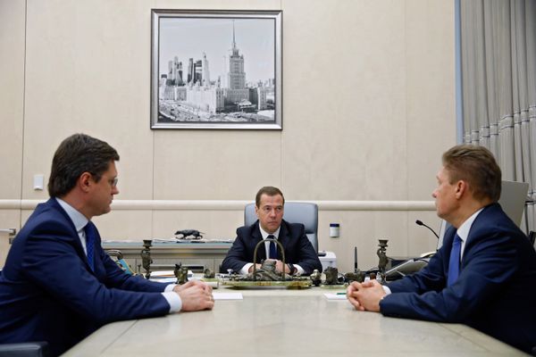 Рабочая встреча премьер-министра РФ Д.Медведева с главой Газпрома А.Миллером и министром энергетики А.Новаком