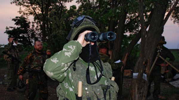 Батальонная разведка ополчения ДНР в районе поселка Широкино Батальонная разведка ополчения ДНР в районе поселка Широкино