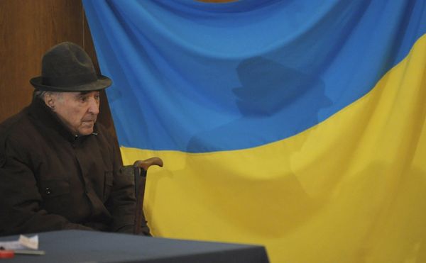 Голосование жителей Киева в день второго тура выборов президента Украины