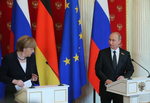 Совместная пресс-конференция президента РФ В.Путина и канцлера Германии А.Меркель Совместная пресс-конференция президента РФ В.Путина и канцлера Германии А.Меркель