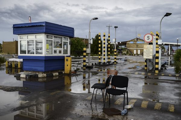 Пограничный пункт пропуска Изварино после обстрела