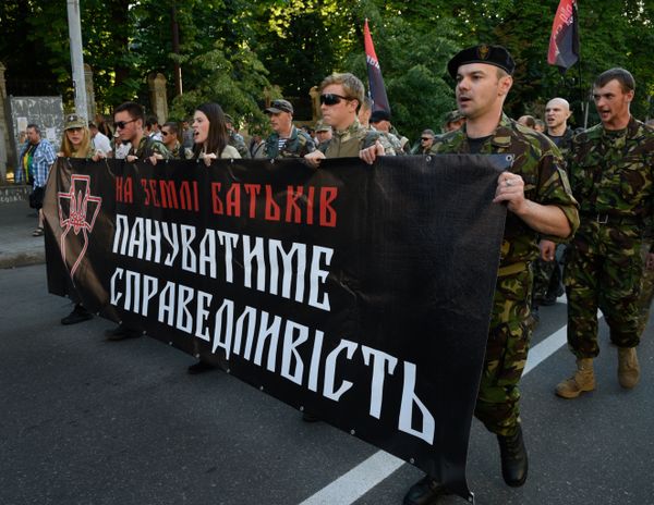 Марш представителей праворадикальных организаций в Киеве Марш представителей праворадикальных организаций в Киеве