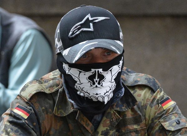 Митинг Правого сектора у здания администрации президента Украины Митинг Правого сектора у здания администрации президента Украины