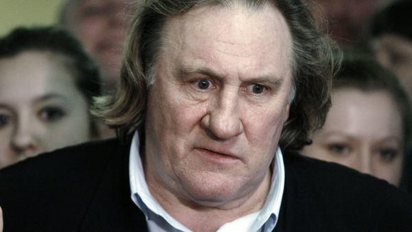 Французский актер Жерар Депардье посетил детскую городскую больницу №1 в Санкт-Петербурге
