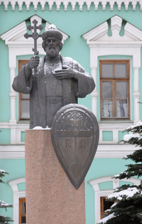 Памятник святому князю Владимиру на территории Свято-Данилова монастыря Памятник святому князю Владимиру на территории Свято-Данилова монастыря