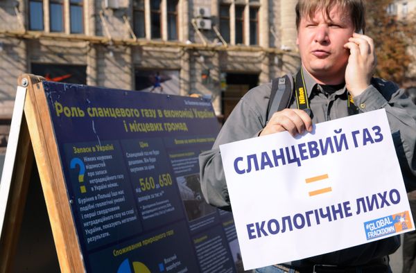 Акция по случаю Международного дня против добычи сланцевого газа