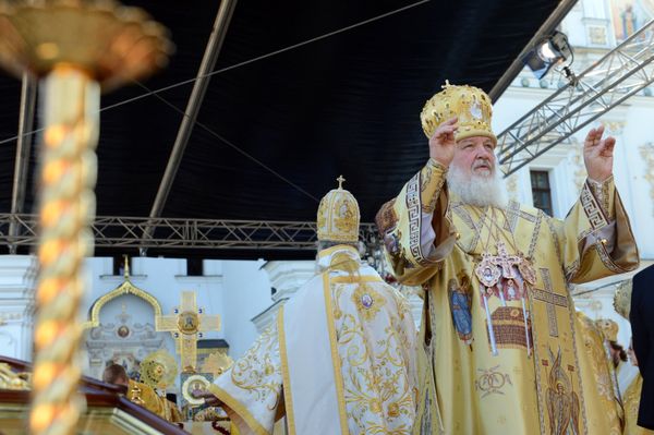 Божественная литургия на Соборной площади Киево-Печерской Лавры Божественная литургия на Соборной площади Киево-Печерской Лавры