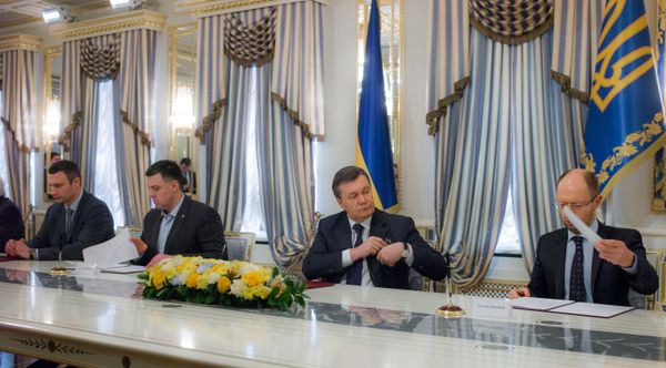 Подписание соглашения об урегулированиие кризиса на Украине Подписание соглашения об урегулированиие кризиса на Украине