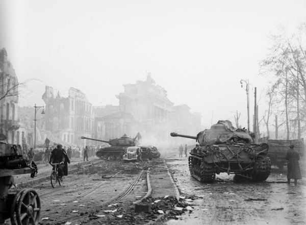 Последние бои за Берлин, май 1945 года Последние бои за Берлин, май 1945 года