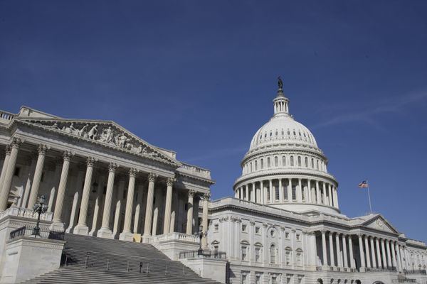 Капитолий, здание в Вашингтоне, где заседает конгресс США