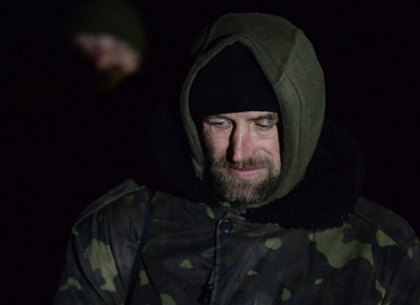 Обмен пленными между ополченцами ДНР, ЛНР и украинскими силовикам