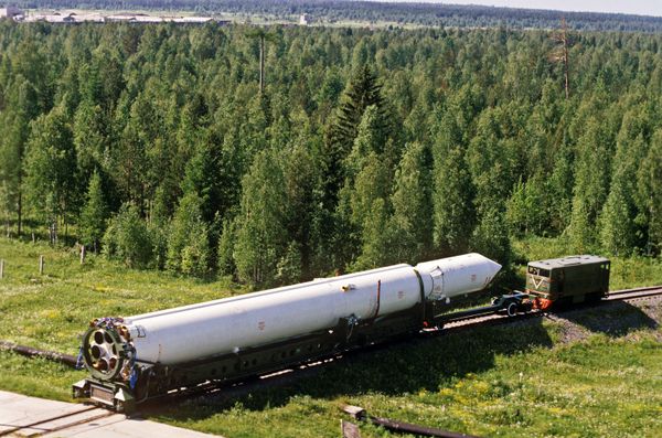 Ракета Циклон на пути к космодрому Плесецк