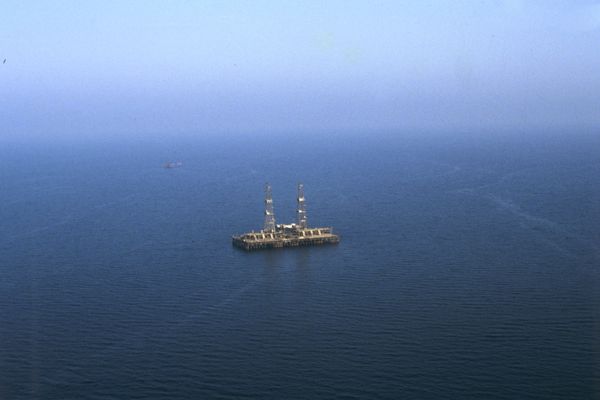 Нефтяные вышки