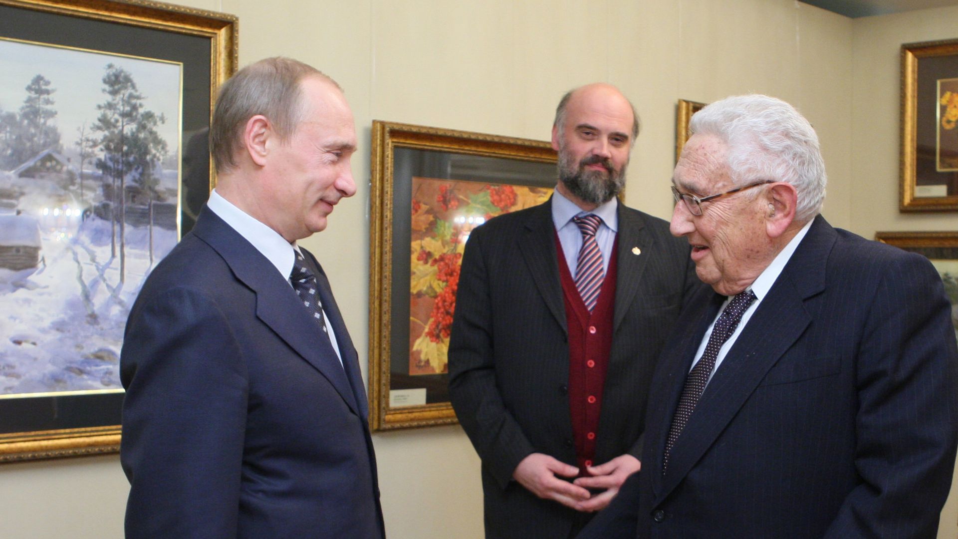 Премьер-министр России В.Путин и экс-госсекретарь США Г.Киссинджер осмотрели выставку акварели - РИА Новости, 1920, 30.11.2023