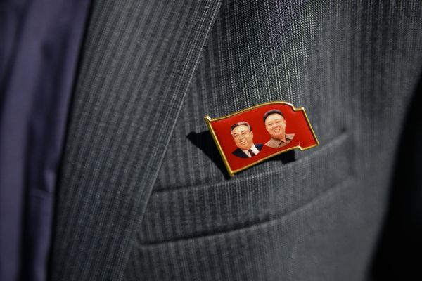 Посол КНДР в России почтил память офицера, спасшего жизнь Ким Ир Сена Посол КНДР в России почтил память офицера, спасшего жизнь Ким Ир Сена