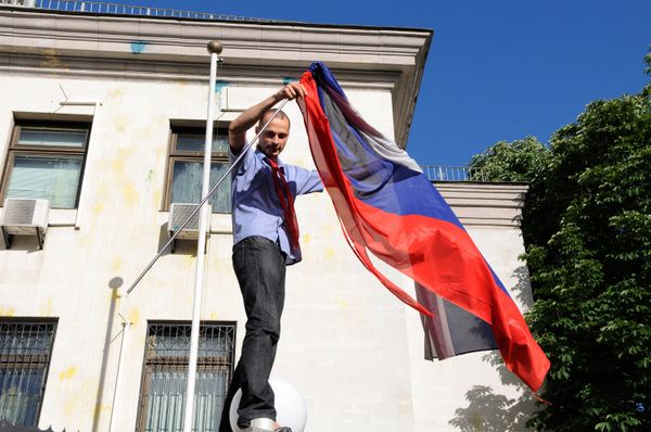 Беспорядки у посольства Российской Федерации в Киеве