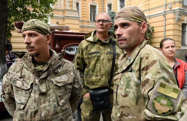 Митинг Правого сектора у здания администрации президента Украины Митинг Правого сектора у здания администрации президента Украины