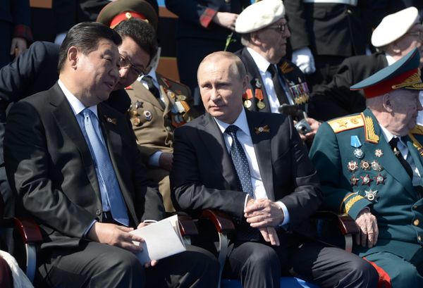 Президент РФ В.Путин на военном параде в честь 70-й годовщины Победы в ВОВ Президент РФ В.Путин на военном параде в честь 70-й годовщины Победы в ВОВ