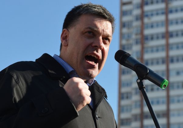 Активисты объединения Свобода провели акцию протеста у здания ЦИК в Киеве