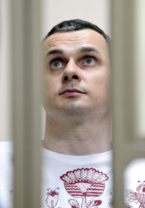 Первое слушание по уголовному делу в отношении украинского режиссера Олега Сенцова Первое слушание по уголовному делу в отношении украинского режиссера Олега Сенцова
