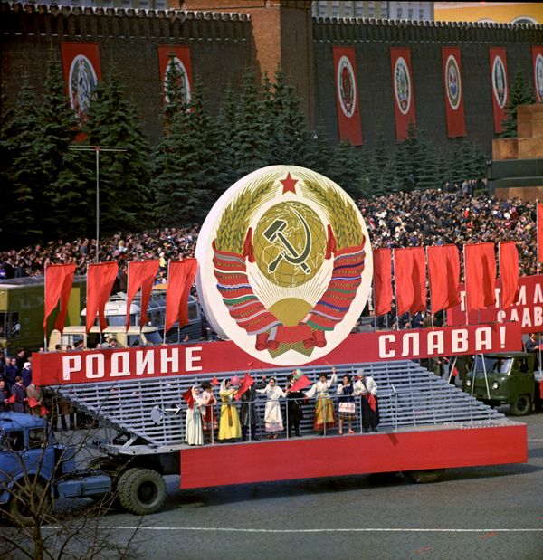 На демонстрации трудящихся 1 мая на Красной площади