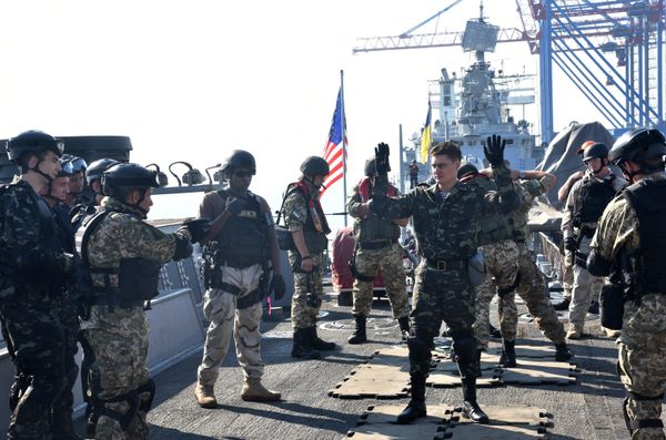 Украинско-американские военные учения Sea Breeze-2015 в Черном море Украинско-американские военные учения Sea Breeze-2015 в Черном море