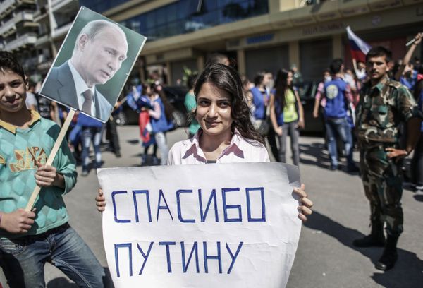 Митинг в поддержку Б. Асада и В. Путина в Сирии