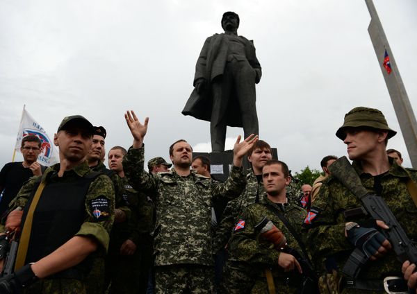 Бойцы народного ополчения Донбасса приняли воинскую присягу в Донецке
