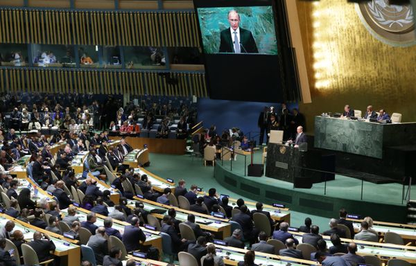 Президент РФ В.Путин принимает участие в 70-й сессии Генеральной Ассамблеи ООН Президент РФ В.Путин принимает участие в 70-й сессии Генеральной Ассамблеи ООН