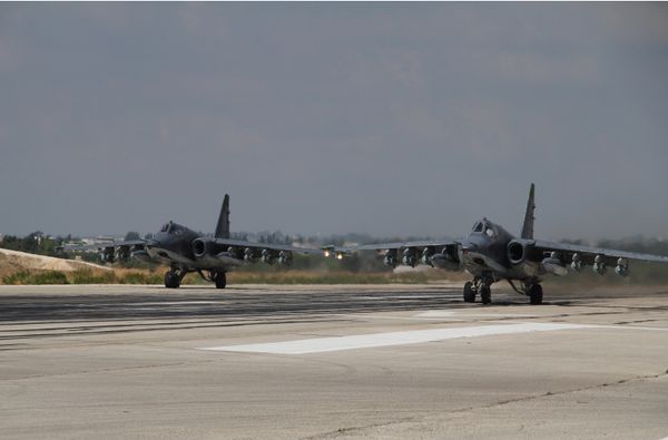 Российская боевая авиагруппа на аэродроме Хмеймим в Сирии Российская боевая авиагруппа на аэродроме Хмеймим в Сирии
