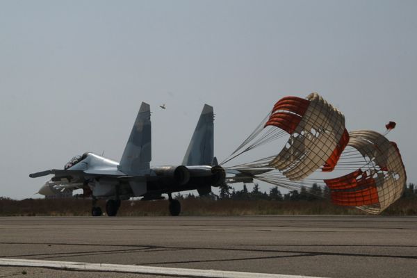 Российская боевая авиация на аэродроме Хмеймим в Сирии Российская боевая авиация на аэродроме Хмеймим в Сирии